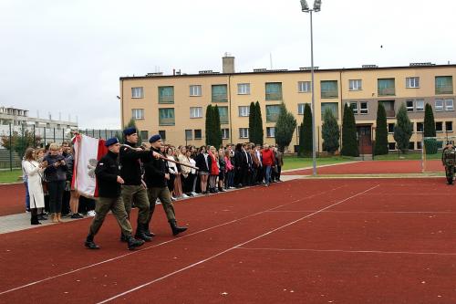 Ślubowanie klas pierwszych i drugich w Zespole Szkół nr 1