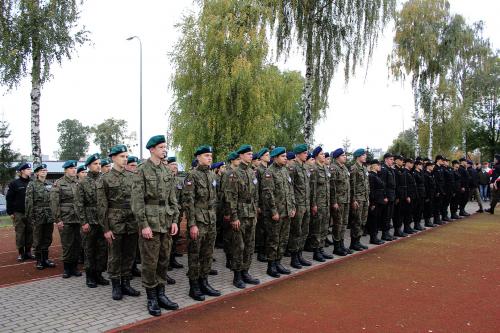 Ślubowanie klas pierwszych i drugich w Zespole Szkół nr 1