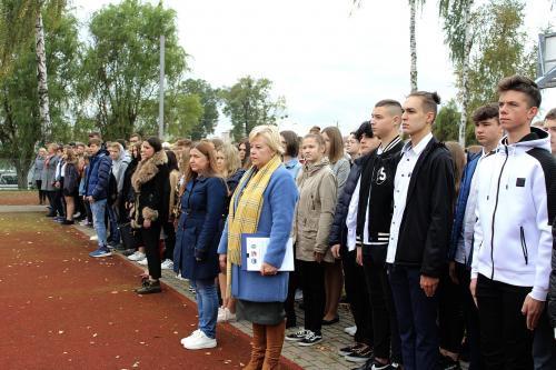 Ślubowanie klas pierwszych i drugich w Zespole Szkół nr 1